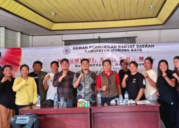 Ketua DPRD Murung, Rumiadi, saat melaksanakan reses Masa Sidang II Tahun 2026 di Desa Tumbang Bahan, Kecamatan Laung Tuhup, Rabu (1/7/2026).
