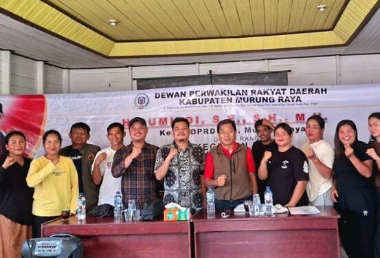 Ketua DPRD Murung, Rumiadi, saat melaksanakan reses Masa Sidang II Tahun 2026 di Desa Tumbang Bahan, Kecamatan Laung Tuhup, Rabu (1/7/2026).