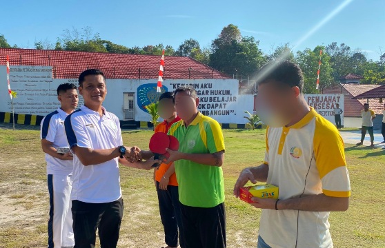 Kepala Rutan Tamiang Layang, Agung Novarianto, membuka kegiatan pekan olahraga untuk warga binaan, Sabtu (1/8/2026). (ist)