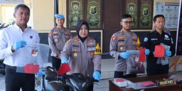Kapolres Kapuas AKBP Rina Perwitasari dan jajaran dalam press release kasus, Senin (3/8/2026). (ist)