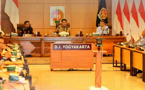 Bupati Barito Utara H. Shalahuddin, dan Wabup Felix Sonadie Y. Tingan beserta jajaran, dalam kaji tiru ke Pemerinah DIY, Selasa (4/8/2026). (ist)