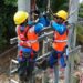 Petugas PLN saat melakukan pekerjaan pemeliharaan darurat (emergency maintenance) pada Gardu Induk Buntok, Selasa (4/8/2026).