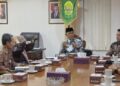Wabup Barito Utara, Felix Sonadie Y. Tingan berdiskusi dengan Bupati Bantul H. Abdul Halim, dalam kunjunganya, Kamis (6/8/2026). (ist)