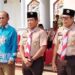 Ketua DPRD Murung Raya, Rumiadi (tengah), mengikuti prosesi pelepasan kontingen, Jumat (7/8/2026).