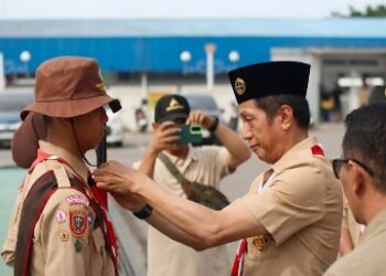 Sekda Barito Utara, Muhlis, melepas peserta Jamnas.