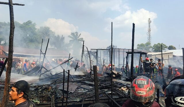 Empat bangunan barak di kawasan Jalan Mendawai I, Kota Palangka Raya, Selasa (11/8/2026) siang. (ist)