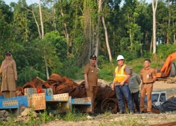 Bupati Barito Utara, H. Shalahuddin, mengecek progres pembangunan tiga proyek strategis, Selasa (11/8/2026).