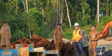 Bupati Barito Utara, H. Shalahuddin, mengecek progres pembangunan tiga proyek strategis, Selasa (11/8/2026).