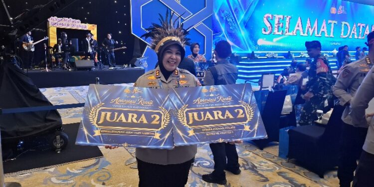 Kapolres Kapuas AKBP Rina Perwitasari, usai menerima penghargaan dalam acara Awarding Day Hari Bhayangkara ke-80 di Gedung Tri Brata, Kebayoran Baru, Jakarta Selatan, Selasa (11/8/2026) malam. (ist)
