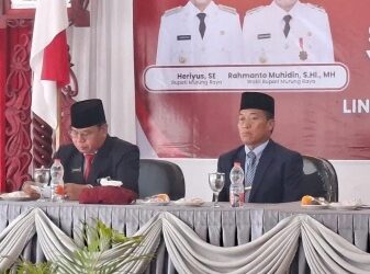 Ketua DPRD Murung Raya, Rumiadi, menghadiri penyematan dan penyerahan tanda kehormatan tersebut berlangsung di Aula Cahai Ondhui Tingang, Jumat (14/8/2026).