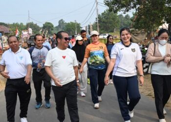 Sekda Bartim, Misnohartaku, dalam gelaran Jalan Sehat SEGAH, Sabtu (15/8/2026).