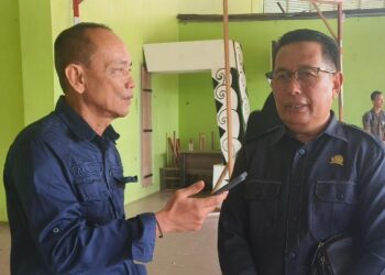 Anggota DPRD Murung Raya, Rejikinoor, ketika diwawancarai wartawan.