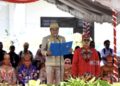 Ketua DPRD Murung Raya, Rumiadi, membacakan UUD 1945 di momen HUT ke-24 Murung Raya, Sabtu (1/8/2026).