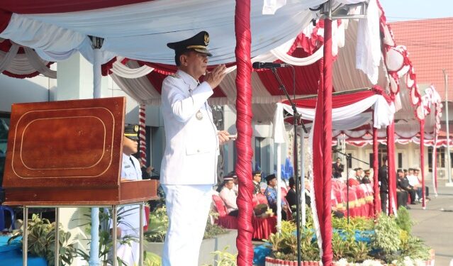 Bupati Bartim M. Yamin memimpin Upacara HUT ke-81 RI, Senin (17/8/2026).