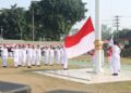 Pengibaran bendera merah putih yang dilaksanakan oleh Paskibra di Halaman Kantor Bupati Bartim, Senin (17/8/2026).