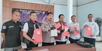 Kapolres Lamandau AKBP Eko Yusmiarto beserta jajaran dalam konfrensi pers, Rabu (19/8/2026). (ist)