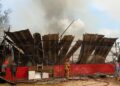 Kebakaran Dasu House of Grill yang berada di Kota Palangka Raya, Jumat (28/8/2026) siang. (ist)
