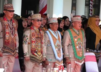 Bupati Murung Raya, Heriyus dan Wabup Rahmanto Muhidin, pada momen perayaan HUT ke-24 Kabupaten Murung Raya, yang turut dihadiri langsung oleh Gubernur Kalteng H. Agustiar Sabran, dan jajaran Forkopimda Kalteng, Sabtu (1/8/2026).