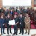 Wakil Ketua I DPRD Kabupaten Kapuas Yohanes., ST., didampingi Wakil Ketua II Berinto bersama Bupati Kapuas HM Wiyatno, Wakil Bupati Kapuas Dodo menunjukkan dokumen kesepakatan Rancangan Peraturan Daerah (Raperda) tentang Perubahan Anggaran Pendapatan dan Belanja Daerah (APBD) Kabupaten Kapuas Tahun Anggaran 2026, Senin (28/9/2026).