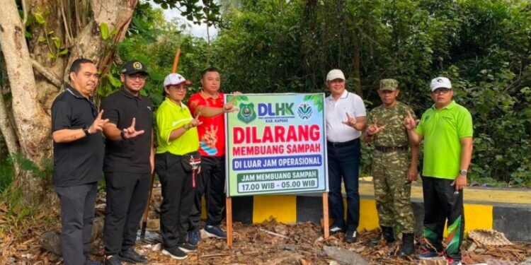 Ketua Komisi IV DPRD Kabupaten Kapuas, Arhensa Mullah Muhammad hadiri kegiatan penanaman pohon dan kerja bakti dalam rangka memperingati Hari Lingkungan Hidup Sedunia 2026 di kawasan Lapangan Eks Batalyon 631 Antang, Jalan Kalimantan, Kuala Kapuas, Sabtu (6/6/2026). (ist)