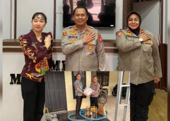 Kapolres Barito Timur AKBP Eddy Santoso, S.I.K., M.H. dan Camat Karusen Janang, Bewini, berpose bersama (atas). Dan pegawai menerima secara langsung peralatan pemadaman karhutla, Rabu (3/9/2026).
