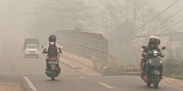 Kabut pekat yang menyelimuti Tamiang Layang siang ini.