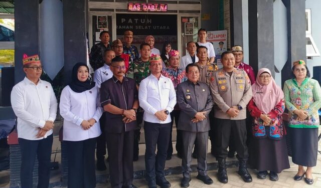 Anggota DPRD Kabupaten Kapuas, Thosibae Limin, menghadiri kegiatan penilaian Kampung Bebas dari Narkoba tingkat nasional yang dilaksanakan Tim Mabes Polri di Kelurahan Selat Utara, Kecamatan Selat, Kabupaten Kapuas, Jumat (26/6/2026). (ist)
