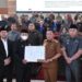 Ketua DPRD Kabupaten Kapuas Ardiansah dan Bupati Kapuas HM. Wiyatno menunjukkan dokumen persetujuan yang disaksikan Wakil Ketua I DPRD Kapuas Yohanes dan Wakil Ketua II DPRD Kapuas Berinto bersama Wakil Bupati Kapuas Dodo serta Sekretaris Daerah Usis I Sangkai, Senin (6/7/2026). (ist)