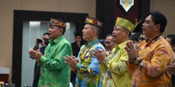 Bupati Bartim, M. Yamin beserta jajaran kepala daerah se-Kalimantan Tengah, mengikuti rakor penanganan karhutla di Aula Jaya Tingang Palangka Raya, Jumat (4/9/2026). (ist)