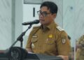Bupati Barito Utara H. Shalahuddin, menyampaikan arahan saat membuka Rapat Koordinasi (Rakor) Pengendalian dan Evaluasi Pembangunan Daerah Tahun 2026 di Gedung Balai Antang, Selasa (1/9/2026).