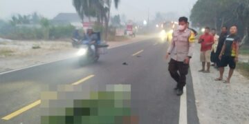 Personel Polsek Sabangau yang melakukan pengamanan TKP pasca insiden kecelakaan, Selasa (8/9/2026). (ist)