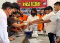 Kasat Resnarkoba Polresta Palangka Raya,AKP Yonika Winner Te'dang, S.T., M.H. memimpin pemusnahan barang bukti sabu, Rabu (9/9/2026). (ist)