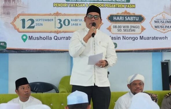 Bupati Barito Utara H. Shalahuddin bersama Wakil Bupati Felix Sonadie Y. Tingan hadir dalam Peringatan Haul ke-5 Abuya Syeikh Ahmad Fahmi Zamzam, pendiri Yayasan Islam Nurul Hidayah Yasin dan Pondok Pesantren Yasin, yang digelar di Musalla Qurratul ‘Ain, Pondok Pesantren Yasin, Sabtu (12/9/2026).