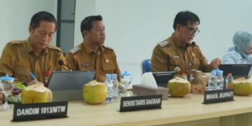 Bupati Barito Utara, H. Shalahuddin, memimpin Rapat Koordinasi (Rakor) Penanganan Karhutla di Kecamatan Teweh Selatan, Selasa (15/9/2026).