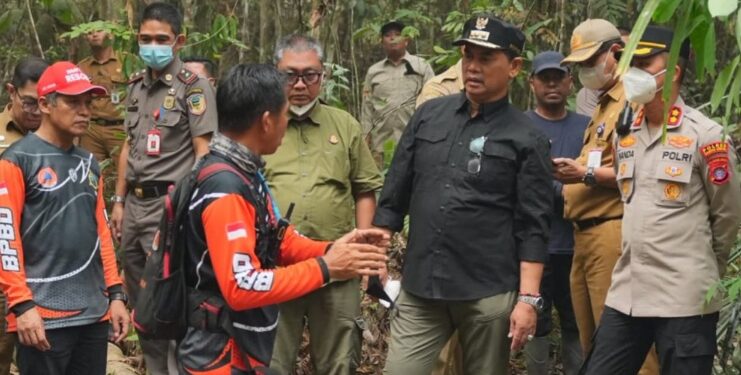 Bupati Barito Utara H. Shalahuddin bersama Wakil Bupati Felix Soenadie Y. Tingan langsung turun ke lapangan, Selasa (15/9/2026).