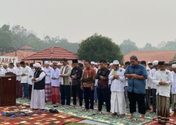Pelaksanaan Salat Istisqa yang dilakukan jajaran Rutan Tamiang Layang, Jumat (18/9/2026). (ist)