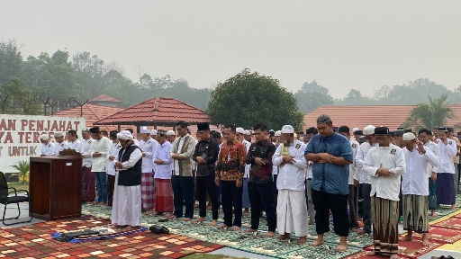Pelaksanaan Salat Istisqa yang dilakukan jajaran Rutan Tamiang Layang, Jumat (18/9/2026). (ist)