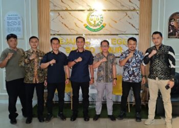 Jajaran Rutan Tamiang Layang dan Kejari Barito Timur berpose bersama usai koordinasi, Jumat (18/9/2026). (ist)