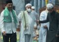 Bupati Barito Utara, H. Shalahuddin, bersama Ulama Al Munshif Al Habib Abdul Rahman bin Muhammad As Segaf dari Seiwun, Hadramaut.