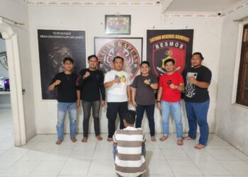 Resmob Polres Timur, bersama Resmob Polres Kapuas, mengamankan pelaku. (ist)