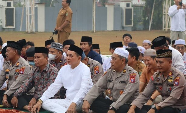 Pelaksanaan Salat Istisqa yang diikuti Bupati Bartim, M. Yamin, di Halaman Kantor Bupati, Selasa (8/9/2026). (ist)