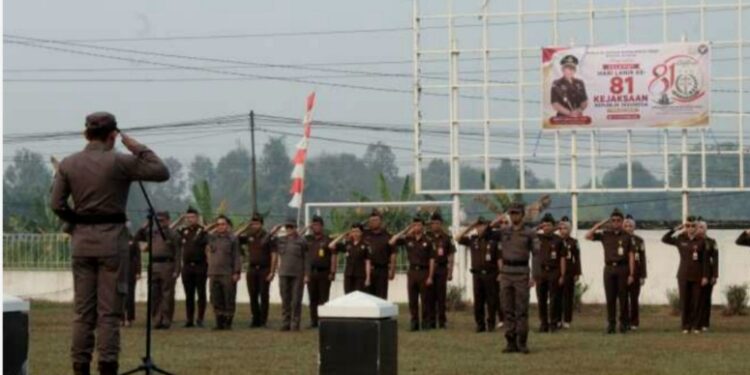 Pelaksanaan Upacara HUT ke-81 Kejaksaan RI yang dilaksanakan jajaran Kejari Barito Timur, Rabu (2/9/2026). (ist)