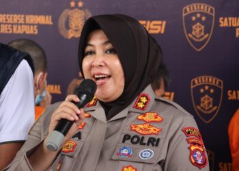 Kapolres Kapuas AKBP Rina Perwitasari, saat konferensi pers, pada Rabu (30/9/2026). (ist)