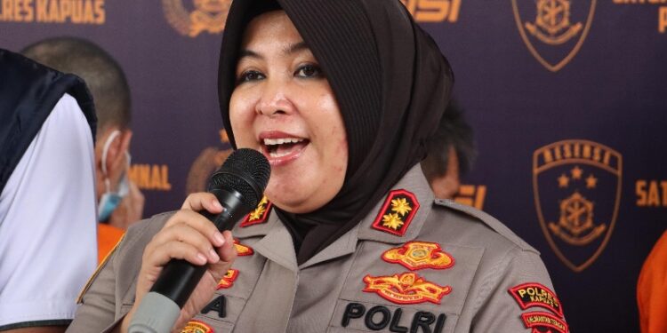 Kapolres Kapuas AKBP Rina Perwitasari, saat konferensi pers, pada Rabu (30/9/2026). (ist)