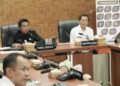 Wabup Barito Utara, Felix Soenadi Y. Tingan, memimpin rapat evaluasi dan koordinasi penanganan peningkatan eskalasi karhutla di Ruang Rapat A Setda Lantai I, Rabu (30/9/2026).