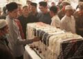 Prosesi pelepasan jenazah H. Nadalsyah dari rumah duka menuju Islamic Center, Rabu (7/10/2026).