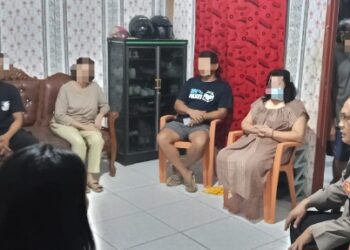 Mediasi yang melibatkan seorang perempuan bersuami dan laki-laki yang juga telah beristri menghebohkan warga di Kelurahan Sei Gohong, Kecamatan Bukit Batu, Kota Palangka Raya, Sabtu (10/10/2026).