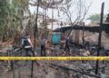TKP kebakaran di seberang Pengadilan Negeri Tamiang Layang yang telah dipasang garis polisi.