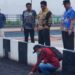 Bupati Barito Utara H. Shalahuddin bersama Wakil Bupati Felix Sonadie Y. Tingan turun langsung meninjau progres pekerjaan tersebut, Kamis (15/10/2026).