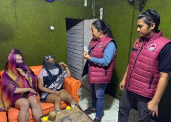 Tes urine yang dilakukan jajaran Satresnarkoba Polres Kapuas. (ist)